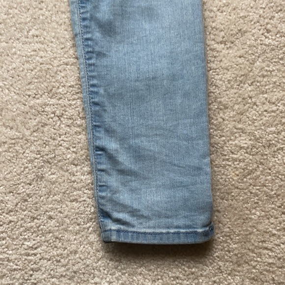 Hollister High-Rise Super Skinny Distressed Jeans - Picture 5 of 5